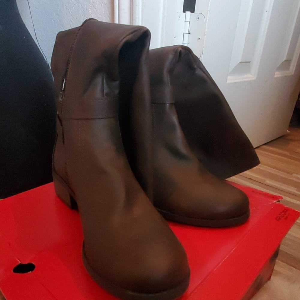 Women's boots